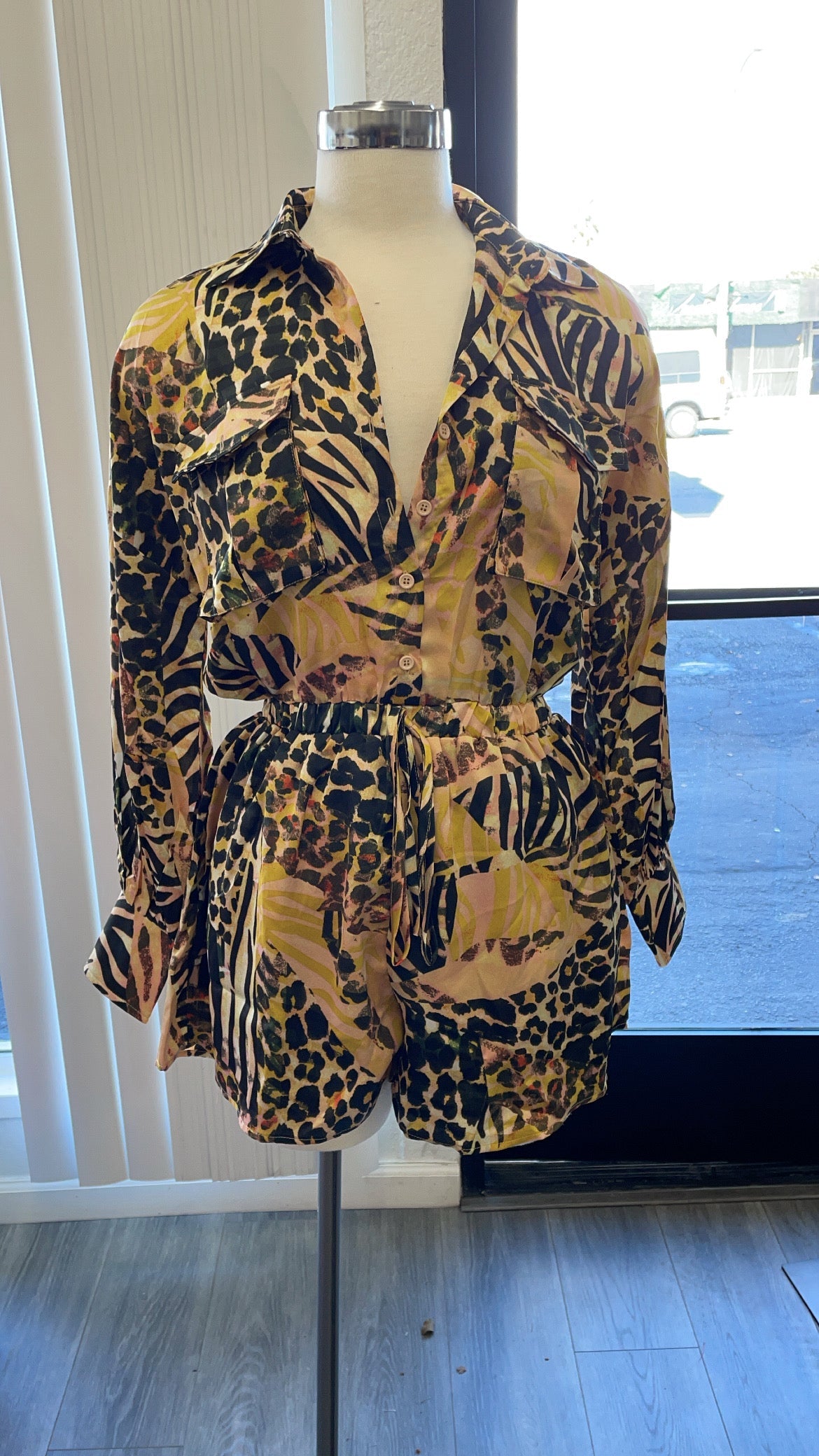 Collar Neck Long Sleeve Romper