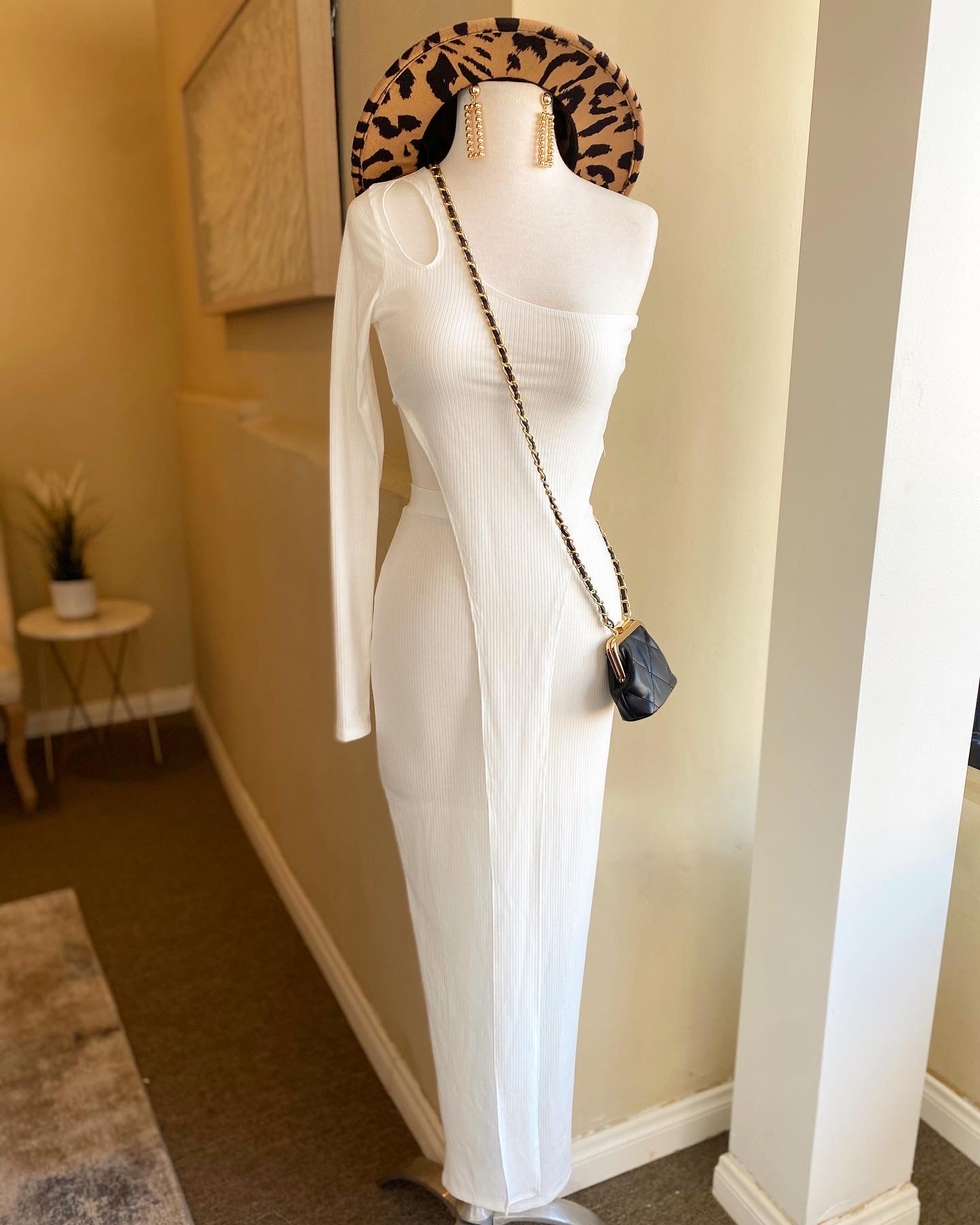 One Shoulder & Sleeve Crop Skirt Set