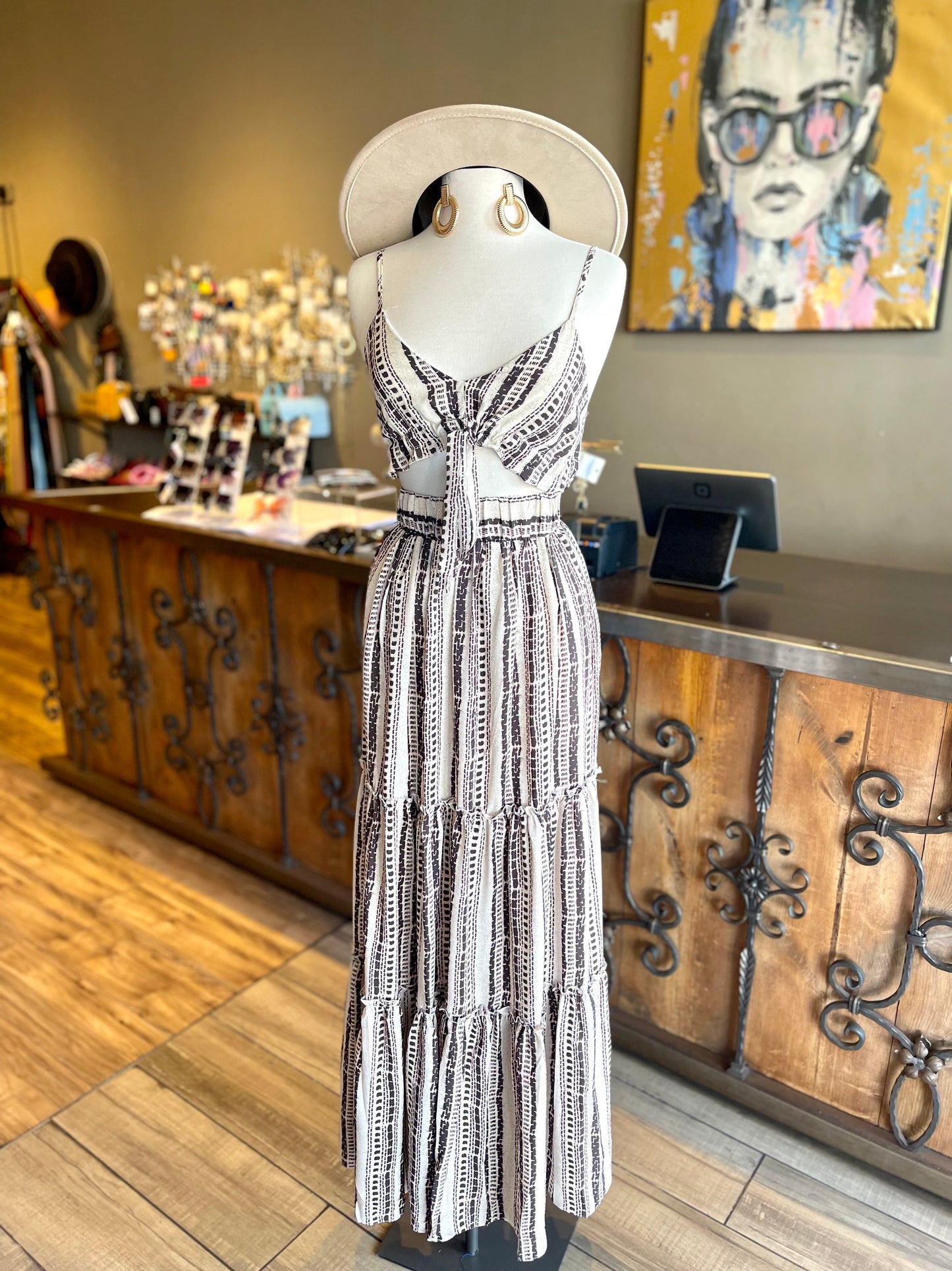 Front Tye Keyhole Maxi Dress
