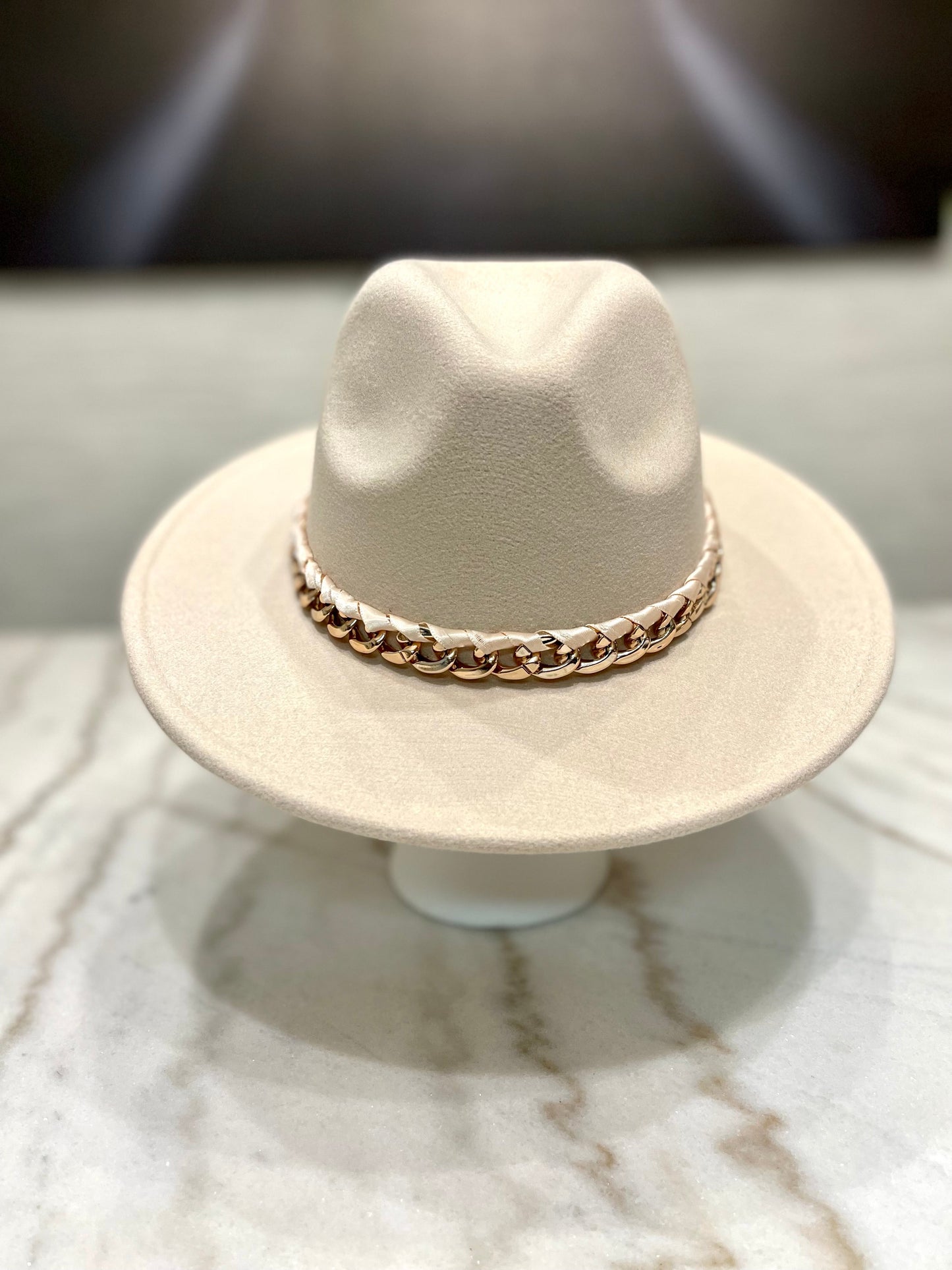 Fedora w/Gold & Satin Chain