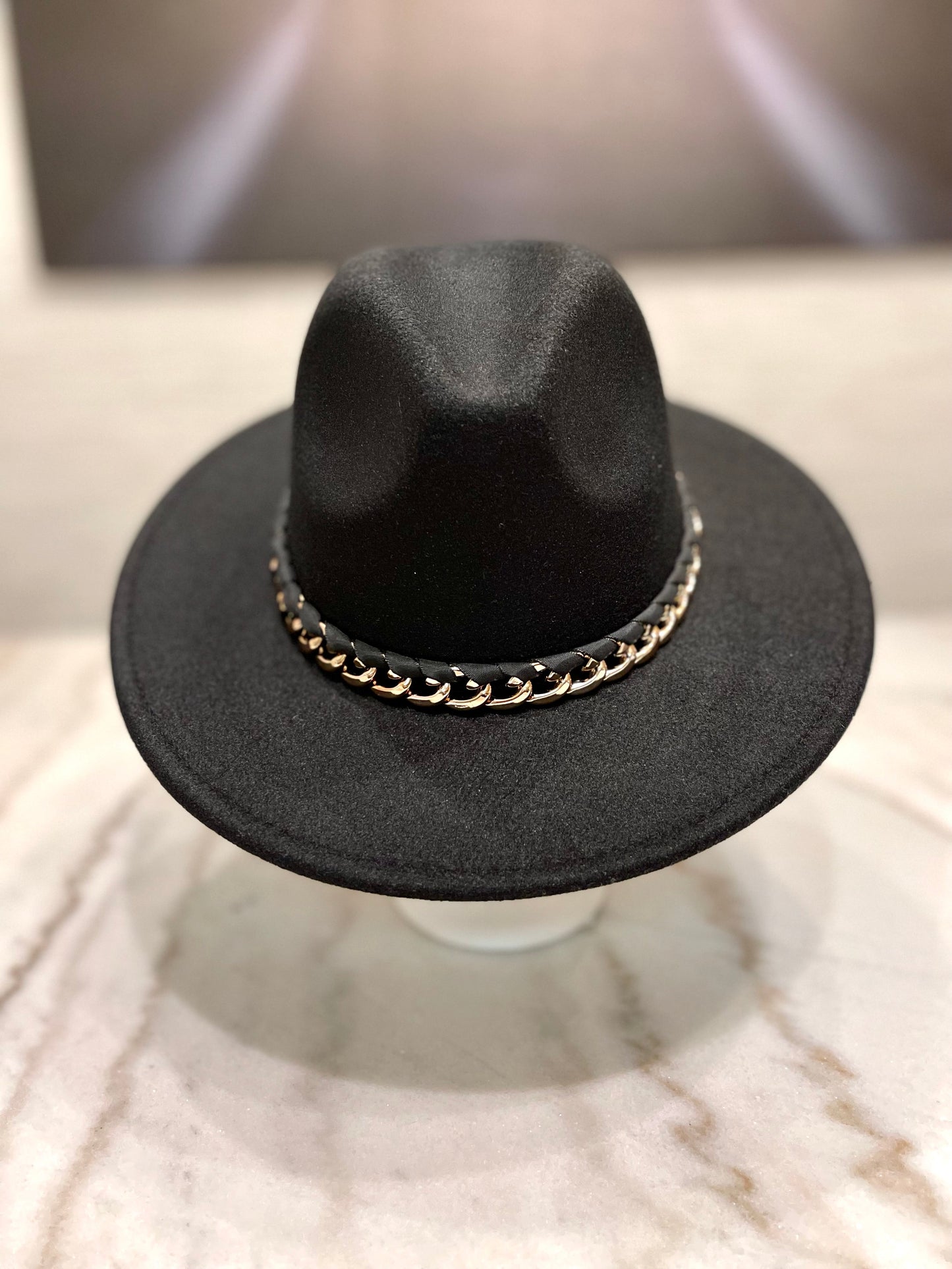 Fedora w/Gold & Satin Chain