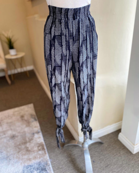 Doodle Printed Woven Pants