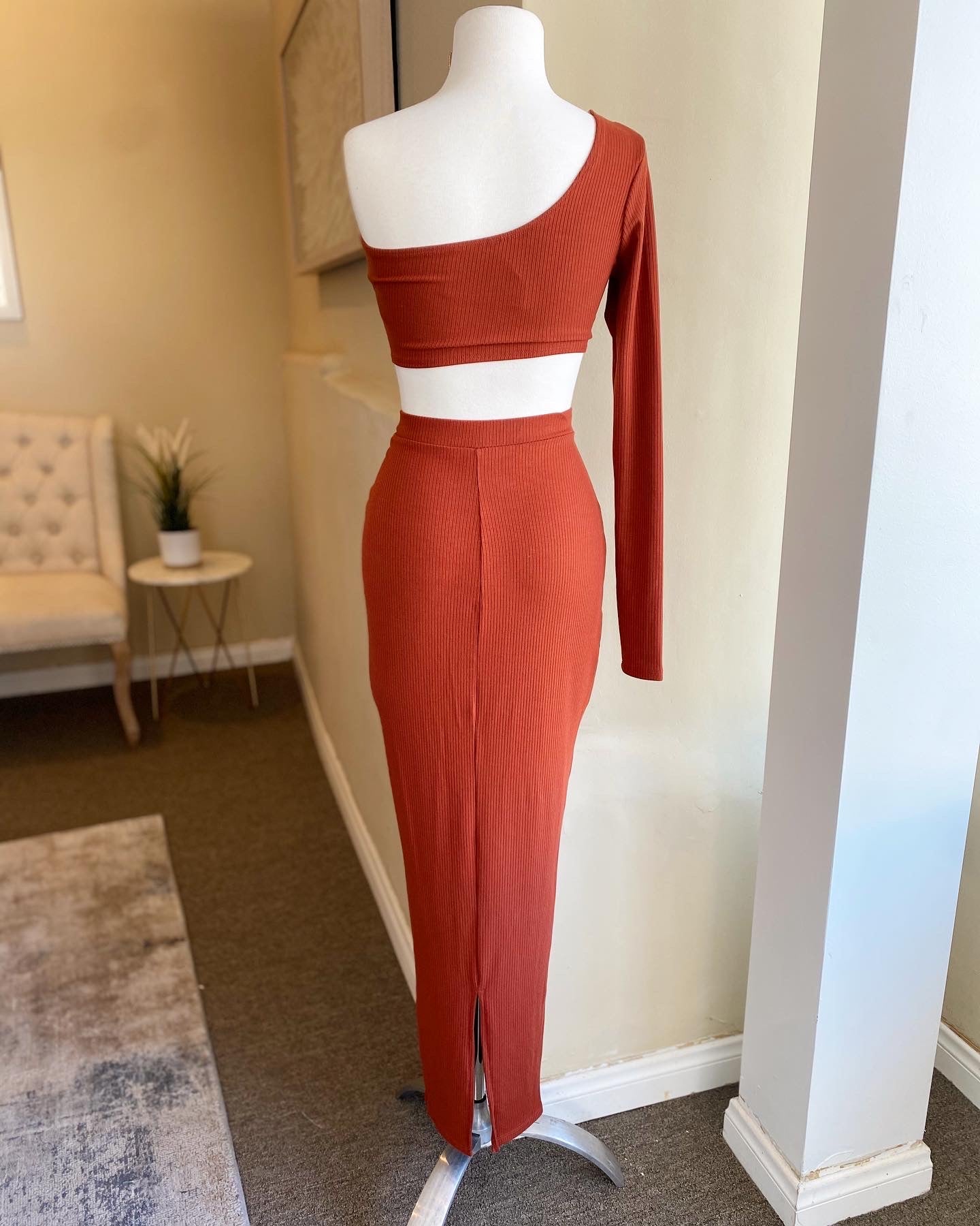 One Shoulder & Sleeve Crop Skirt Set