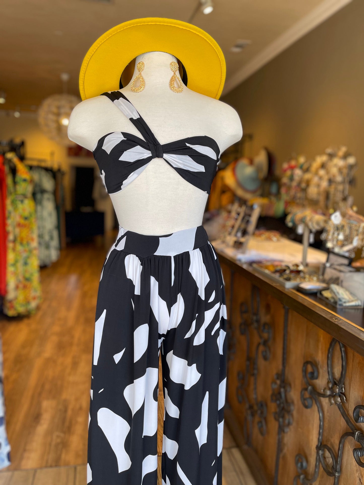 Printed One Shoulder Pants Set