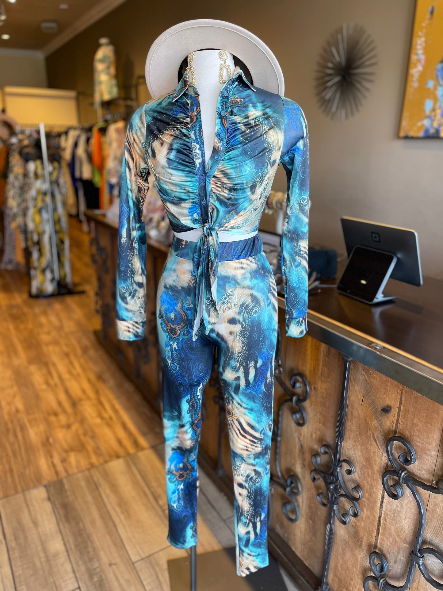 Front Tye Lg Sleeve Set- FINAL SALE