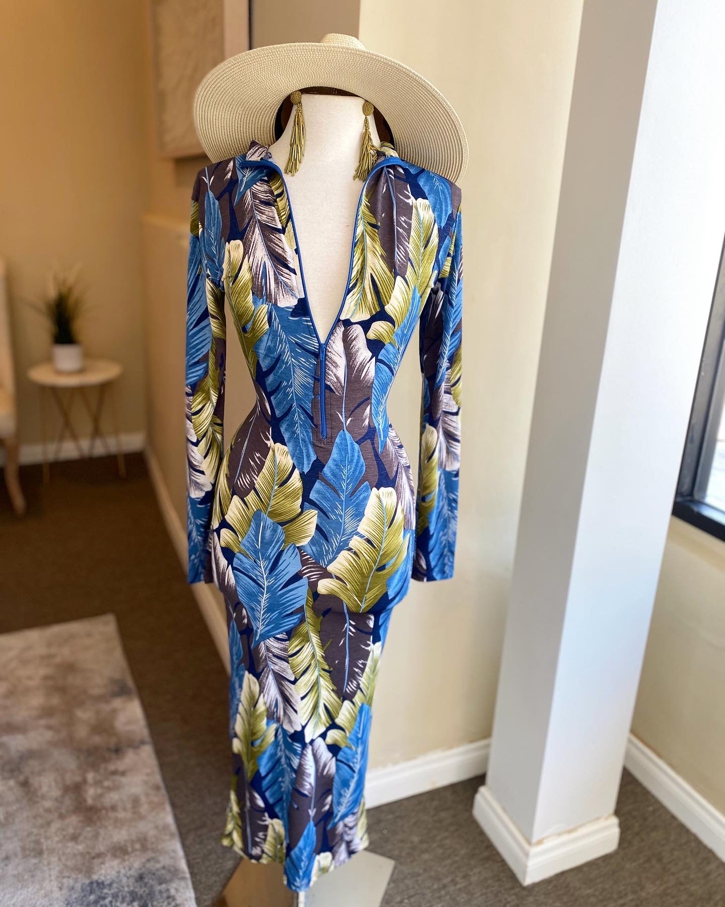 Leafy Print Mock Neck Zipper Dress
