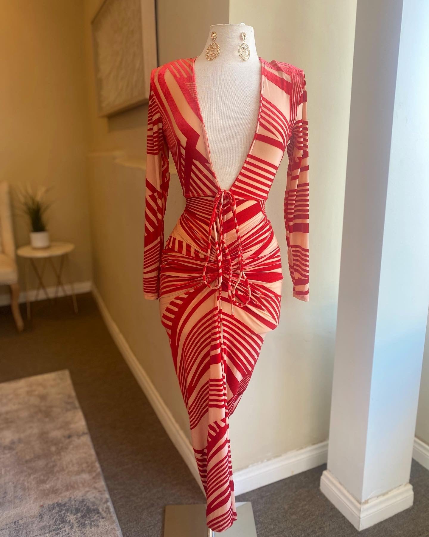 Puff Shoulder Deep V Scrunge Dress